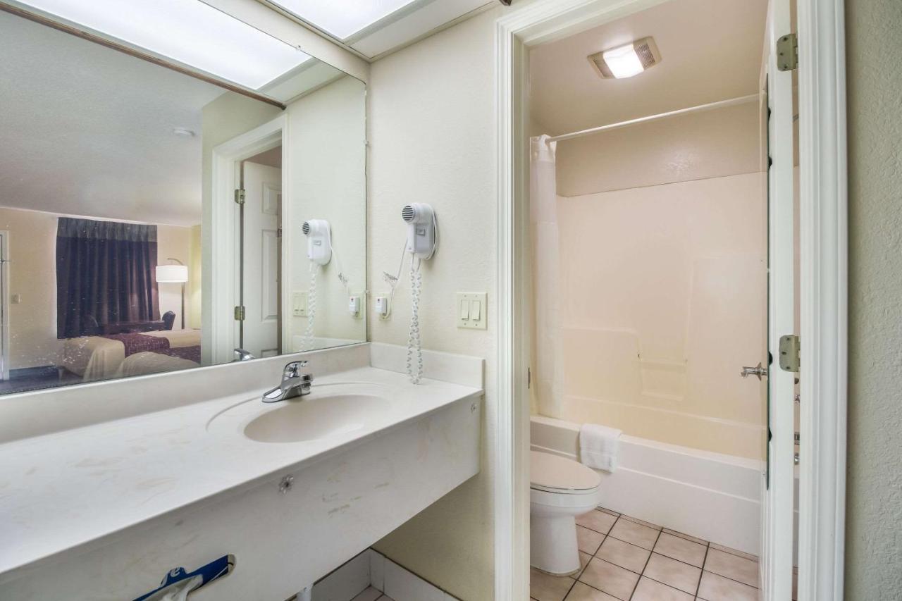 Rodeway Inn Bolivar Kültér fotó