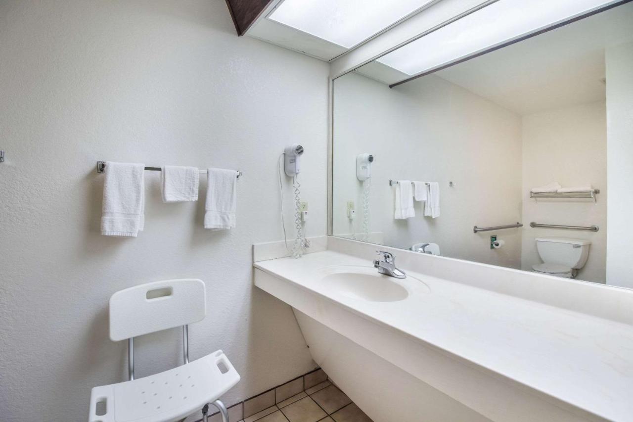 Rodeway Inn Bolivar Kültér fotó
